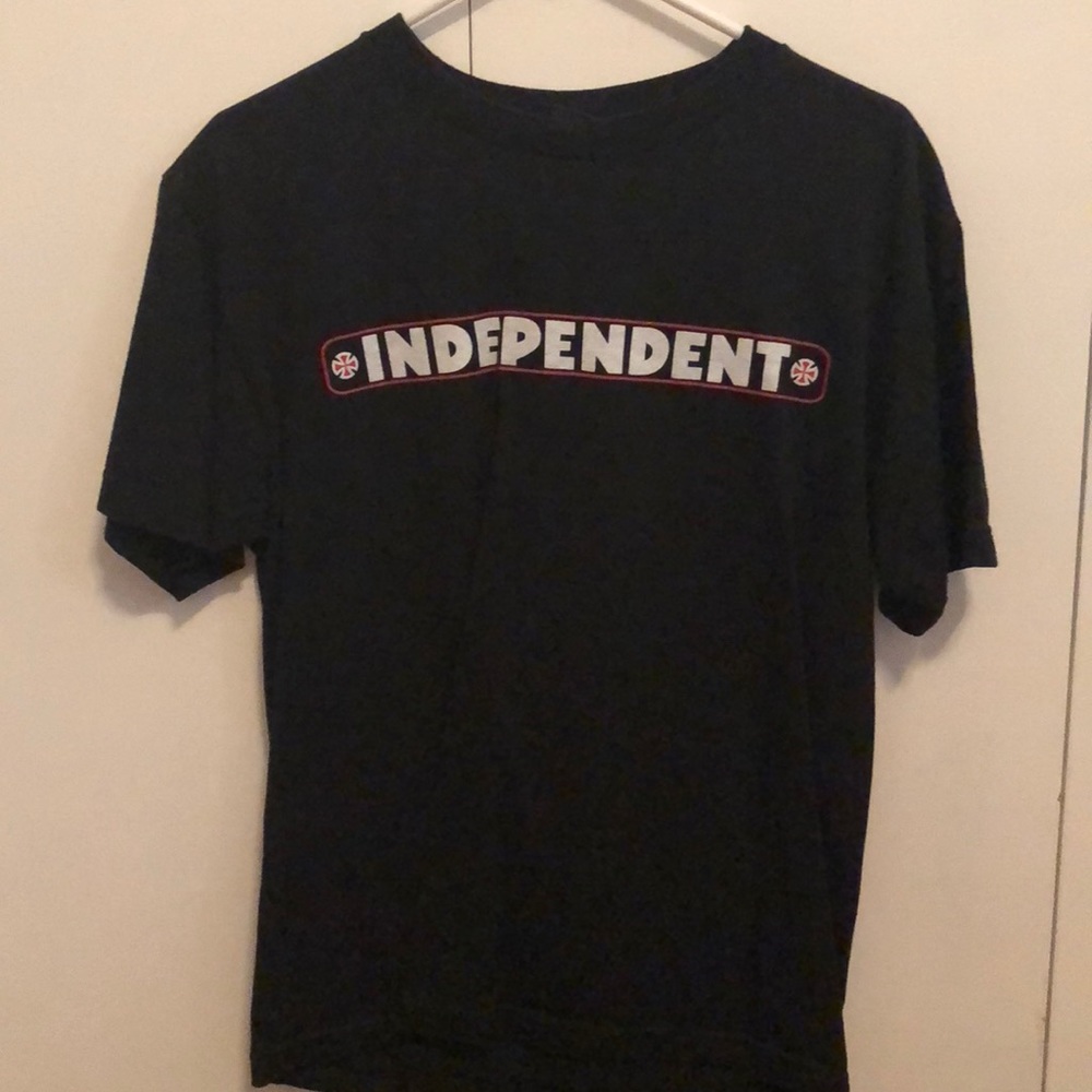 Men’s Independent medium shirt